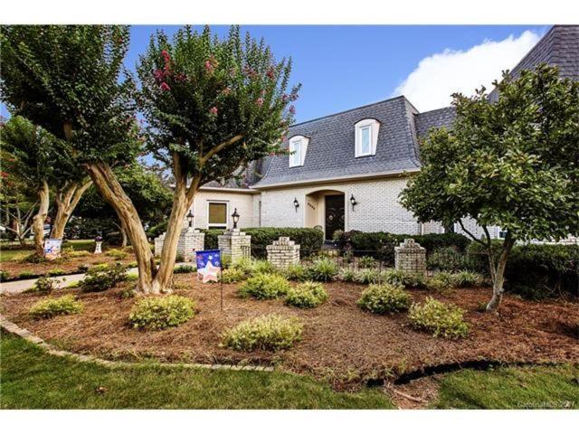 Matthews Manor Bed & Breakfast Exterior foto